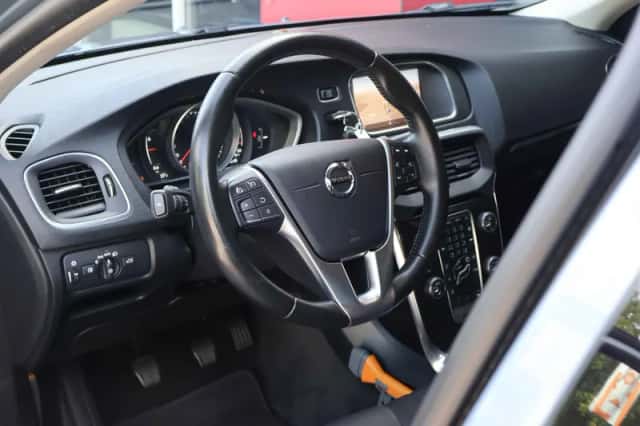 Volvo V40 (2017) thumbnail 5