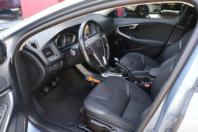 Volvo V40 (2017) thumbnail 6