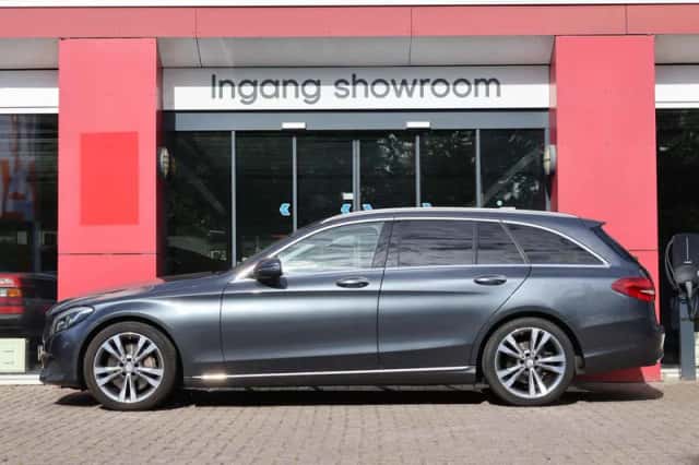 Mercedes-Benz C-Klasse (2016) thumbnail 2