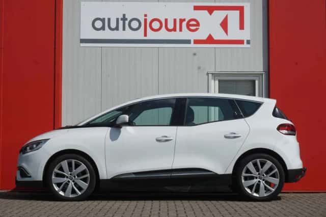 Renault Scénic (2017) thumbnail 2