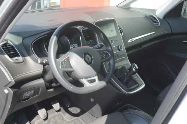 Renault Scénic (2017) thumbnail 6