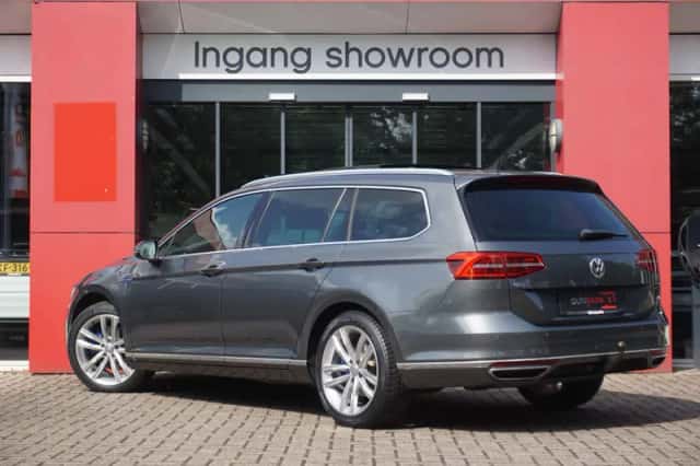 Volkswagen Passat (2016) thumbnail 4