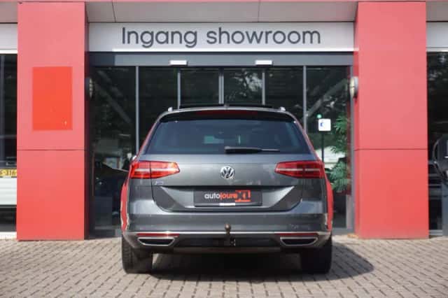 Volkswagen Passat (2016) thumbnail 6