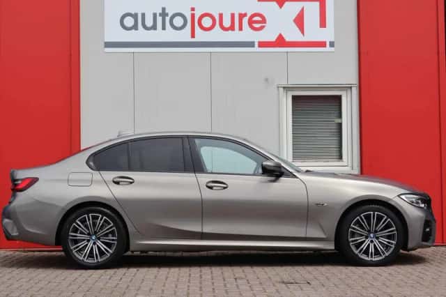 BMW 3-Serie (2022) thumbnail 3