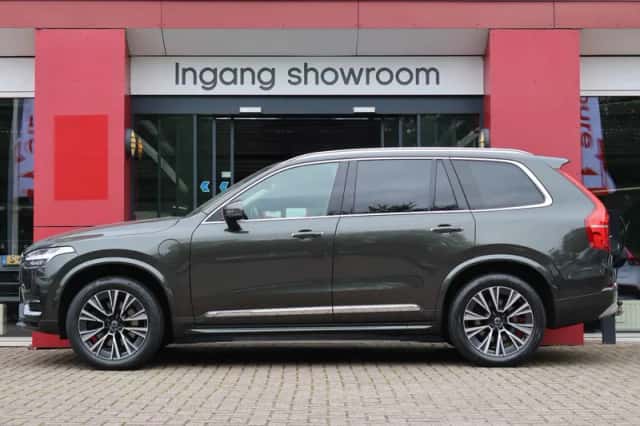 Volvo XC90 (2021) thumbnail 2