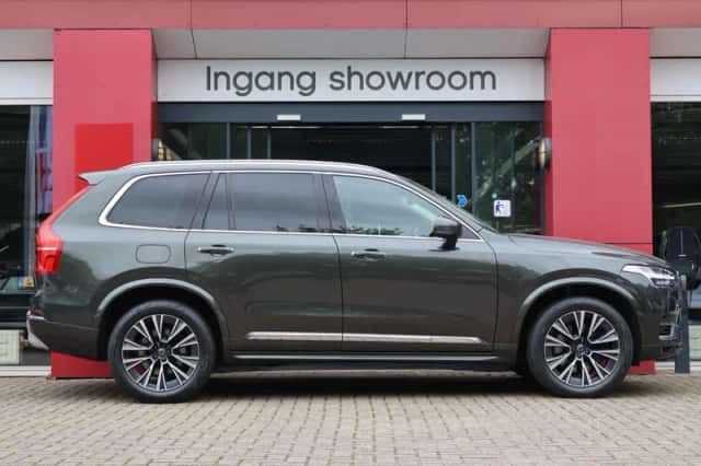 Volvo XC90 (2021) thumbnail 3