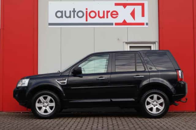 Land Rover Freelander (2011) thumbnail 2