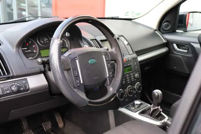 Land Rover Freelander (2011) thumbnail 6