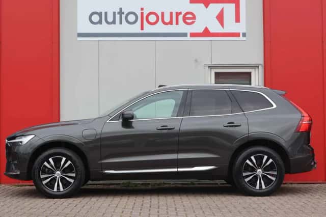 Volvo XC60 (2022) thumbnail 2