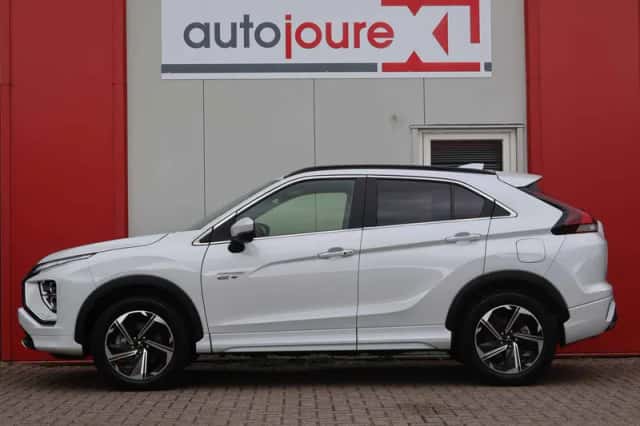 Mitsubishi Eclipse Cross (2022) thumbnail 2