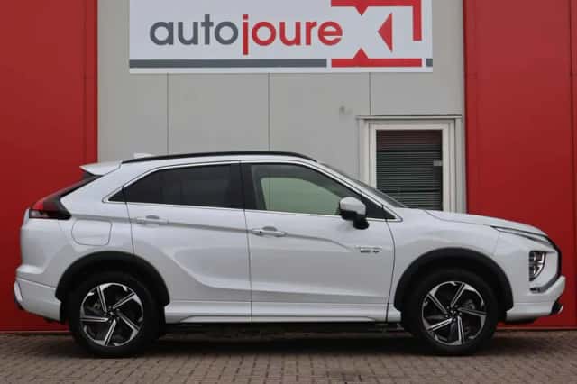 Mitsubishi Eclipse Cross (2022) thumbnail 3