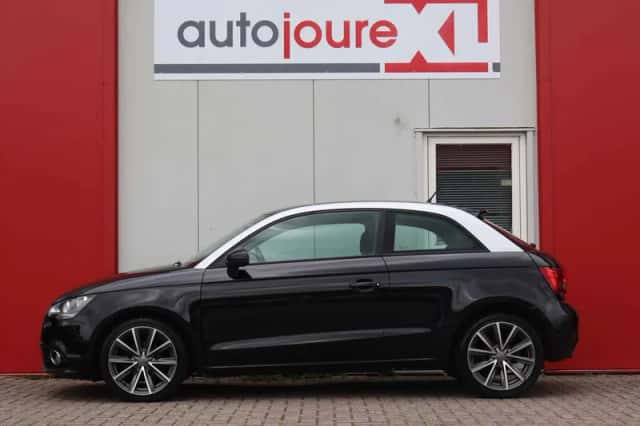 Audi A1 (2011) thumbnail 2