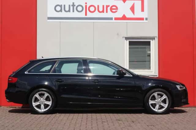 Audi A4 (2015) thumbnail 3