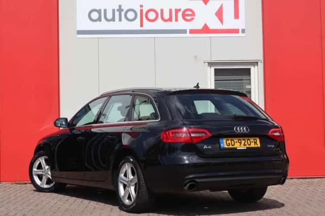 Audi A4 (2015) thumbnail 4