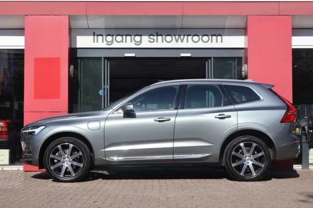 Volvo XC60 (2021) thumbnail 2