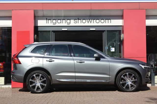 Volvo XC60 (2021) thumbnail 3