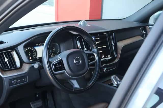 Volvo XC60 (2021) thumbnail 6