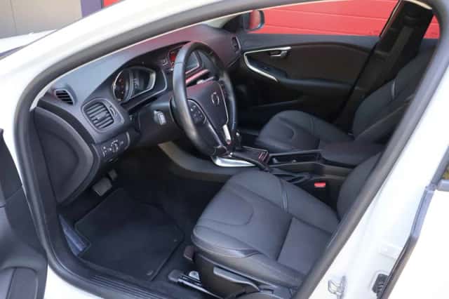 Volvo V40 Cross Country (2018) thumbnail 6