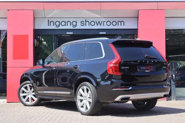 Volvo XC90 (2015) thumbnail 4