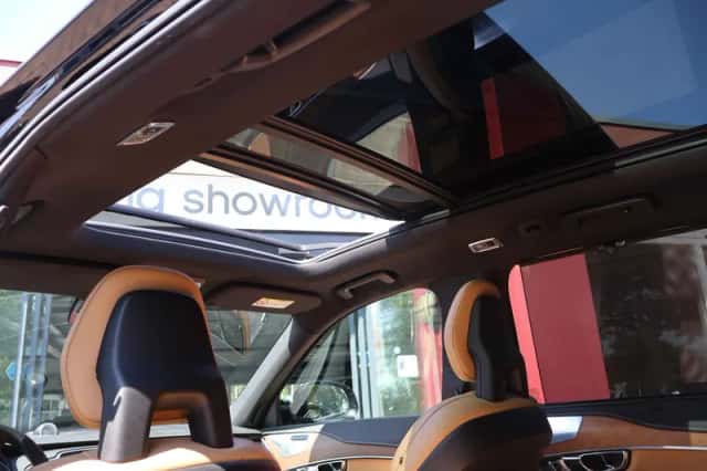 Volvo XC90 (2015) thumbnail 5