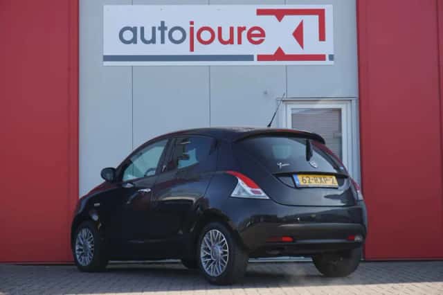 Lancia Ypsilon (2011) thumbnail 4