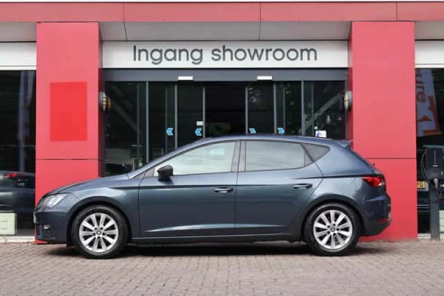 SEAT Leon (2019) thumbnail 2