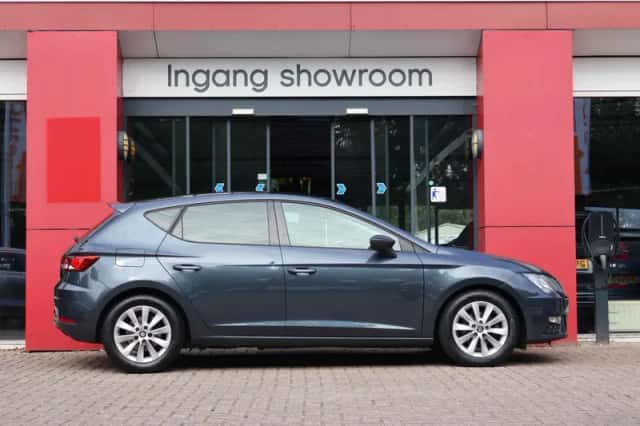 SEAT Leon (2019) thumbnail 3