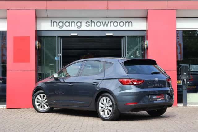 SEAT Leon (2019) thumbnail 4