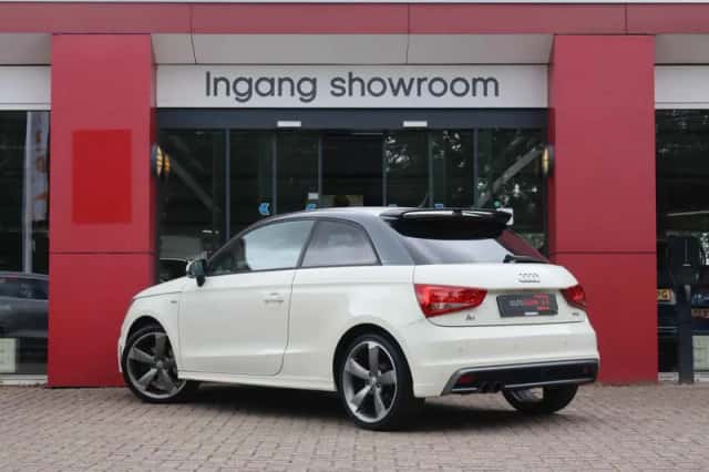 Audi A1 (2011) thumbnail 4