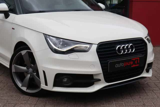 Audi A1 (2011) thumbnail 5