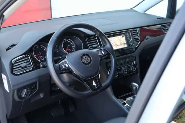 Volkswagen Golf Sportsvan (2017) thumbnail 6
