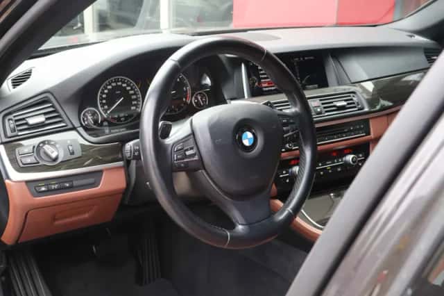 BMW 5-Serie (2016) thumbnail 6