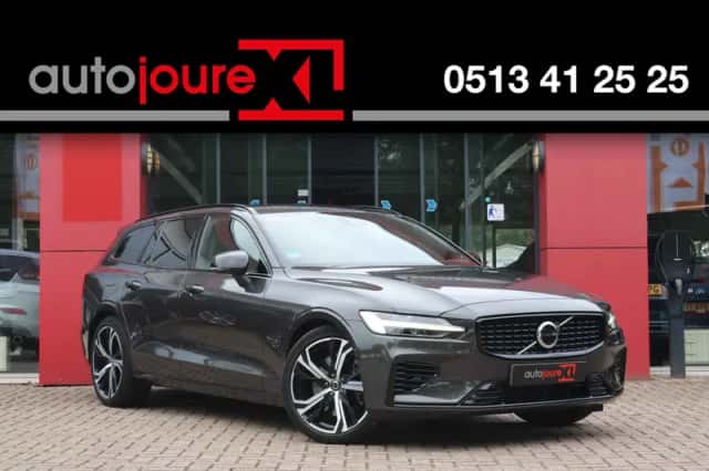 Volvo V60 (2023) thumbnail 1