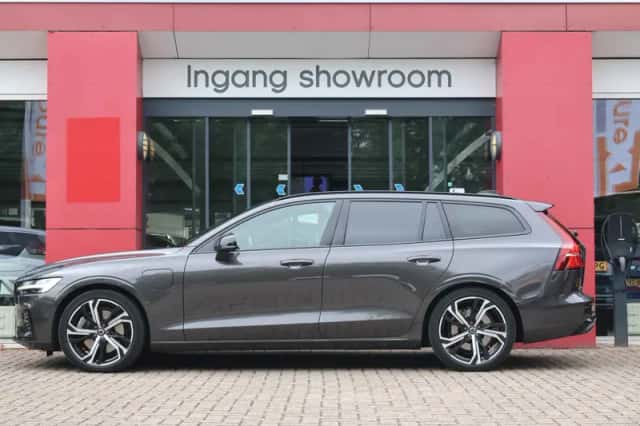 Volvo V60 (2023) thumbnail 2