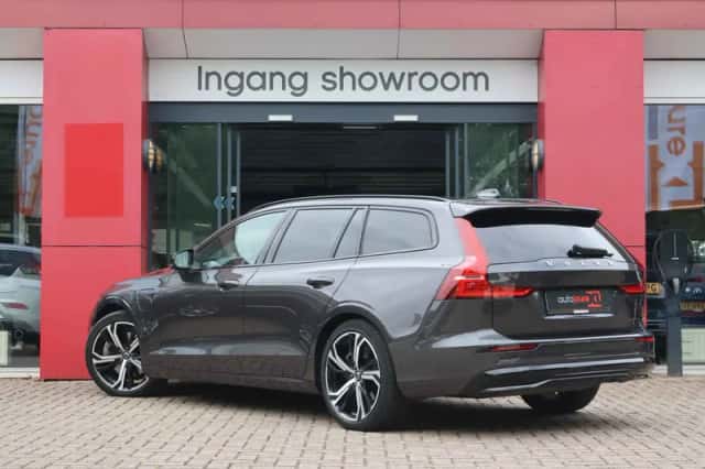 Volvo V60 (2023) thumbnail 4