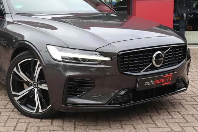 Volvo V60 (2023) thumbnail 5