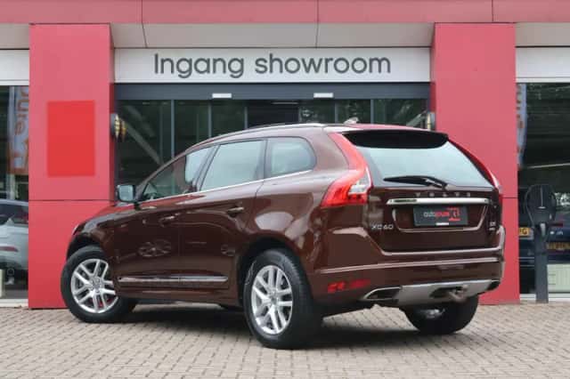 Volvo XC60 (2017) thumbnail 4