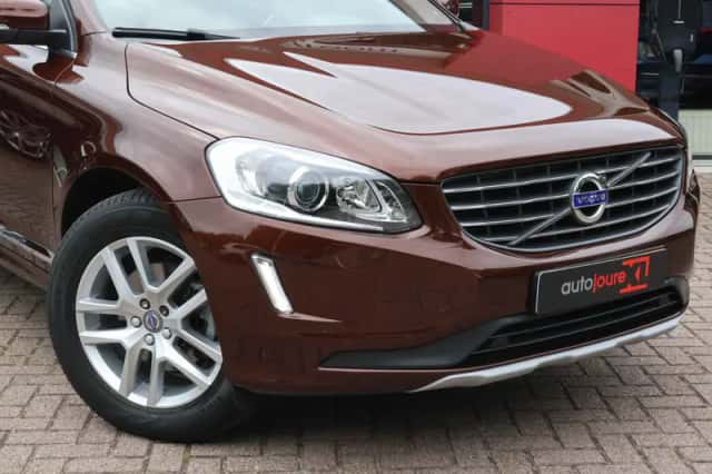 Volvo XC60 (2017) thumbnail 5