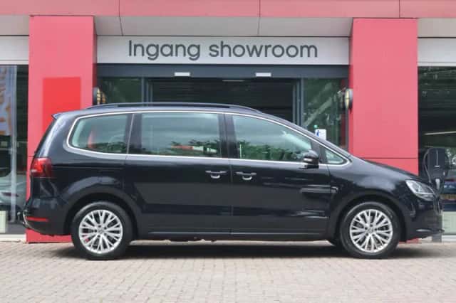 Volkswagen Sharan (2018) thumbnail 3