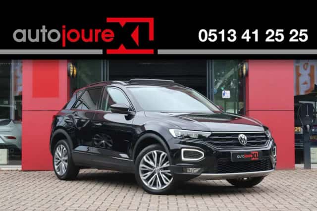 Volkswagen T-Roc (2018) thumbnail 1