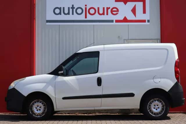 Opel Combo (2015) thumbnail 2