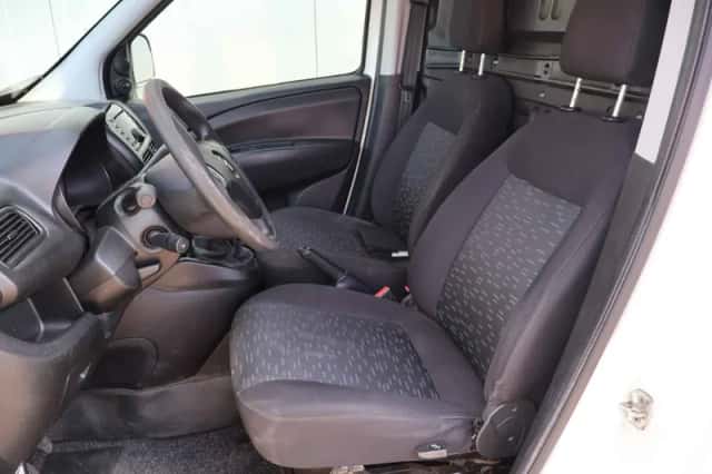 Opel Combo (2015) thumbnail 5