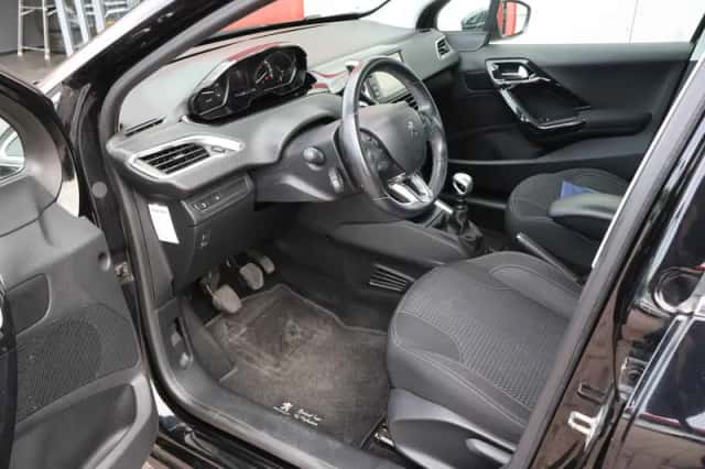 Peugeot 208 (2018) thumbnail 5