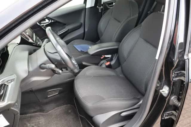 Peugeot 208 (2018) thumbnail 6