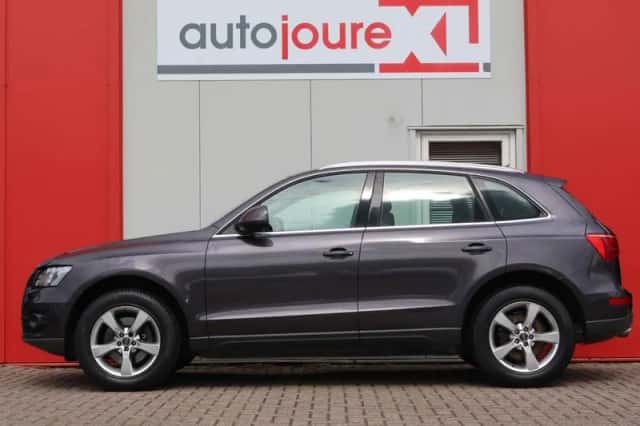 Audi Q5 (2009) thumbnail 2
