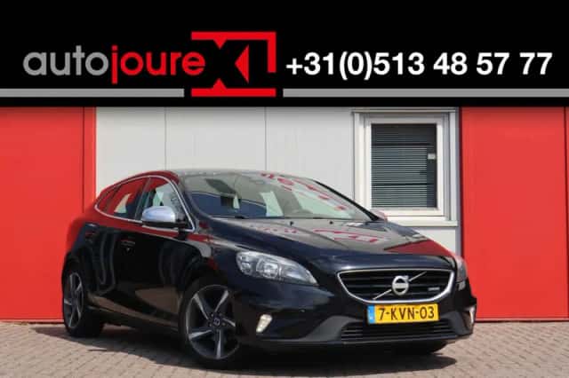 Volvo V40 (2013) thumbnail 1