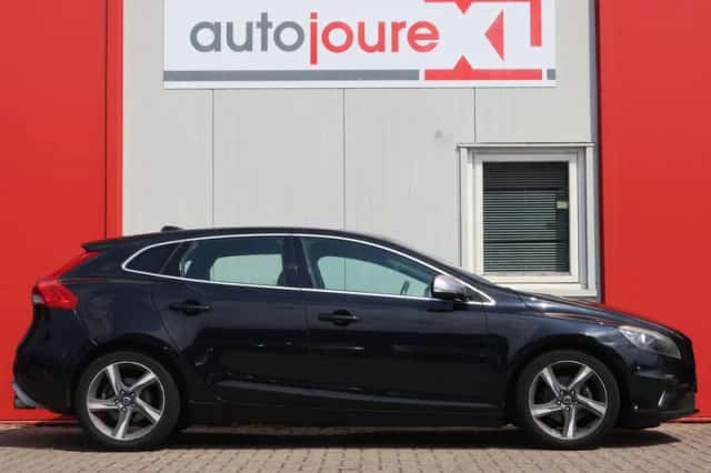 Volvo V40 (2013) thumbnail 3