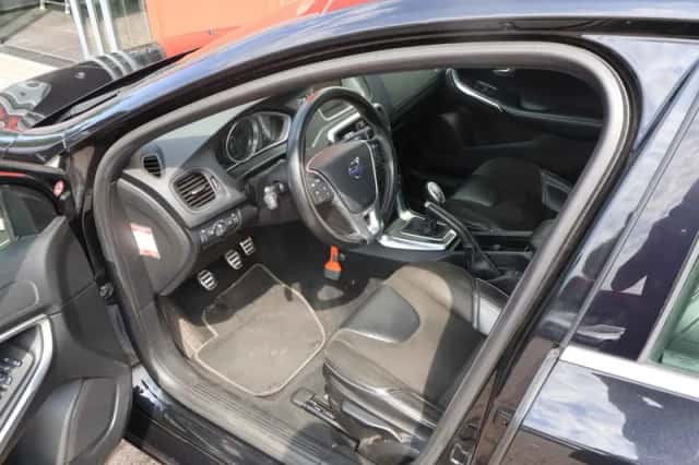 Volvo V40 (2013) thumbnail 5