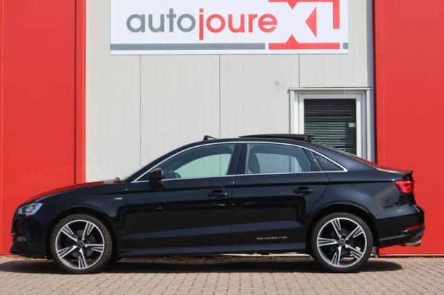 Audi A3 (2015) thumbnail 2