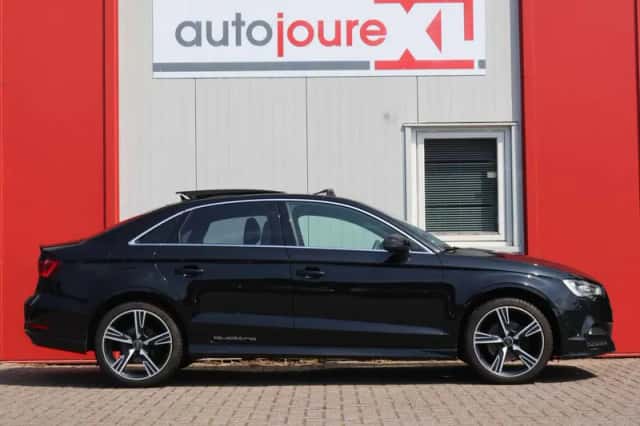 Audi A3 (2015) thumbnail 3